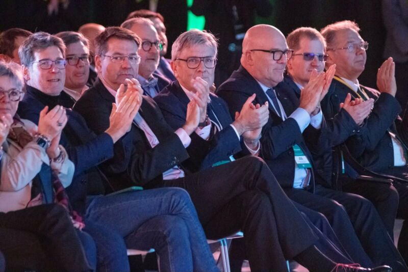 Image for the Tweet beginning: L'inauguration de la Gigafactory Verkor-Bourbourg