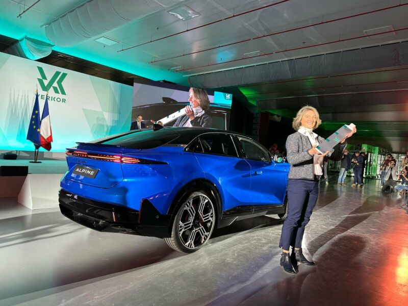 Image for the Tweet beginning: L'inauguration de la Gigafactory Verkor-Bourbourg