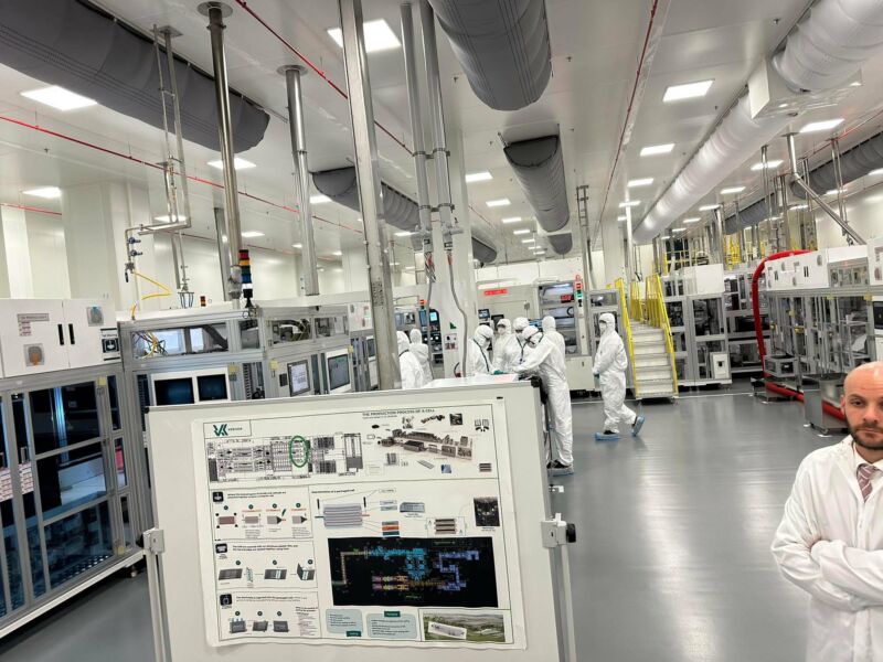 Image for the Tweet beginning: L'inauguration de la Gigafactory Verkor-Bourbourg