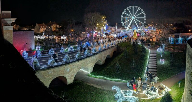 Image for the Tweet beginning: Merci aux 50 000 visiteurs