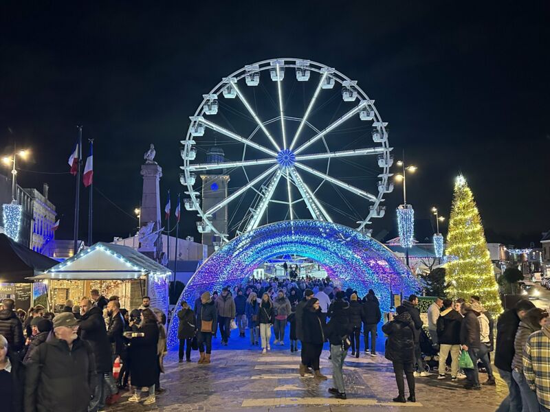 Image for the Tweet beginning: Merci aux 50 000 visiteurs