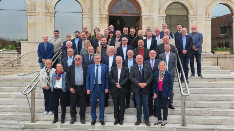 Image for the Tweet beginning: Merci aux 20 Maires du